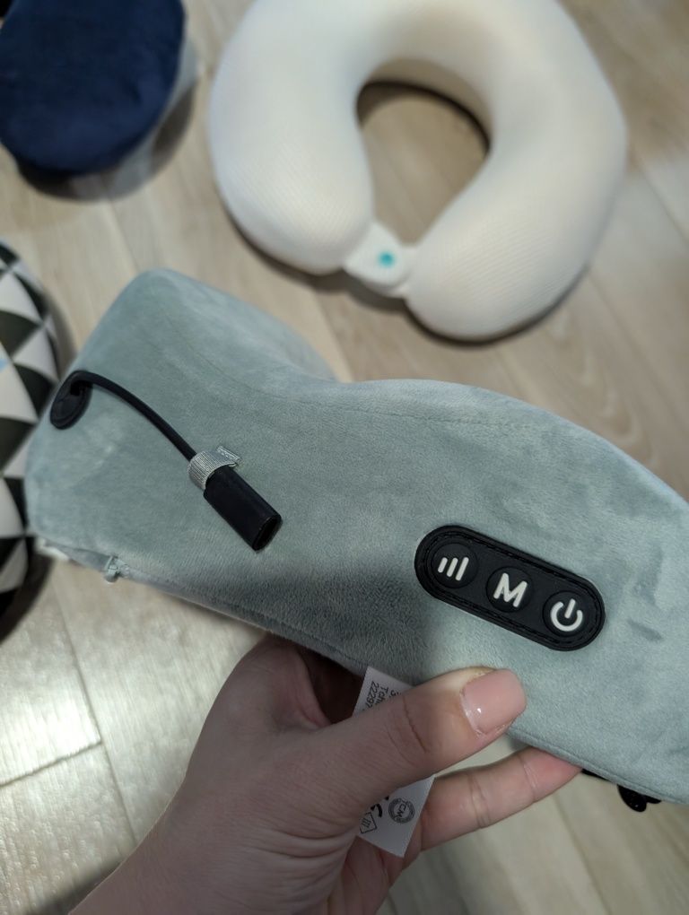 Подушка для подорожі шиї масажна тревел рогалик  memory foam