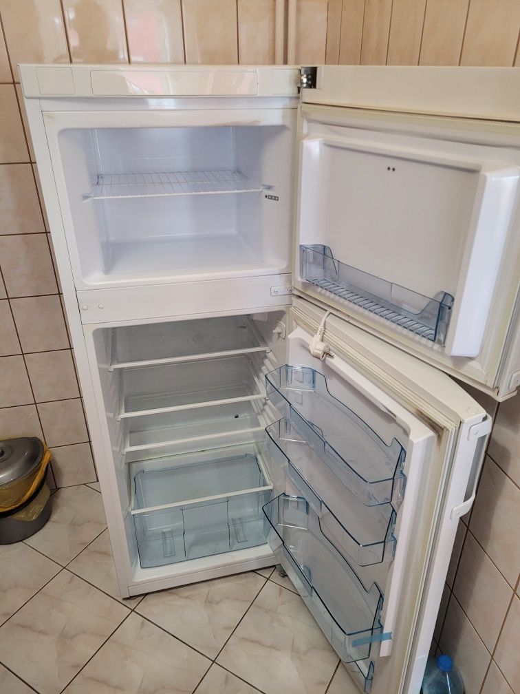 Sprzedam lodówkę Amica