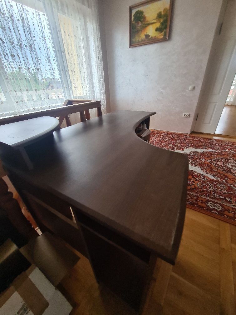 Стіл офісний, учнівський