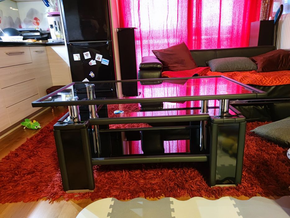 Szklana ława stolik czarna