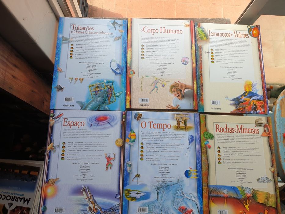 Coleção de livros antigos