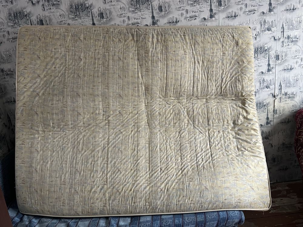 Продам матрас вживанний