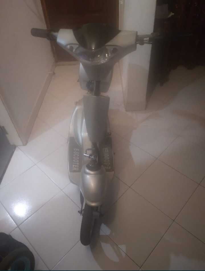 Vendo scooter elétrica