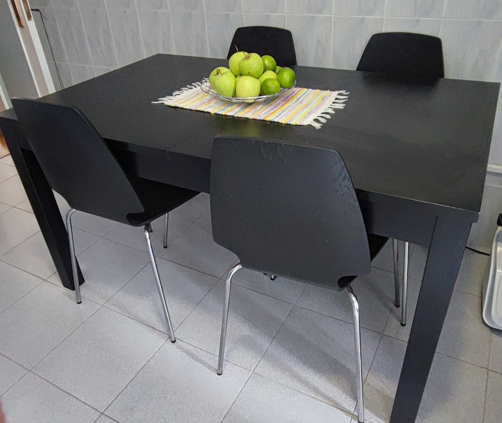 Mesa extensível com 4 cadeiras IKEA