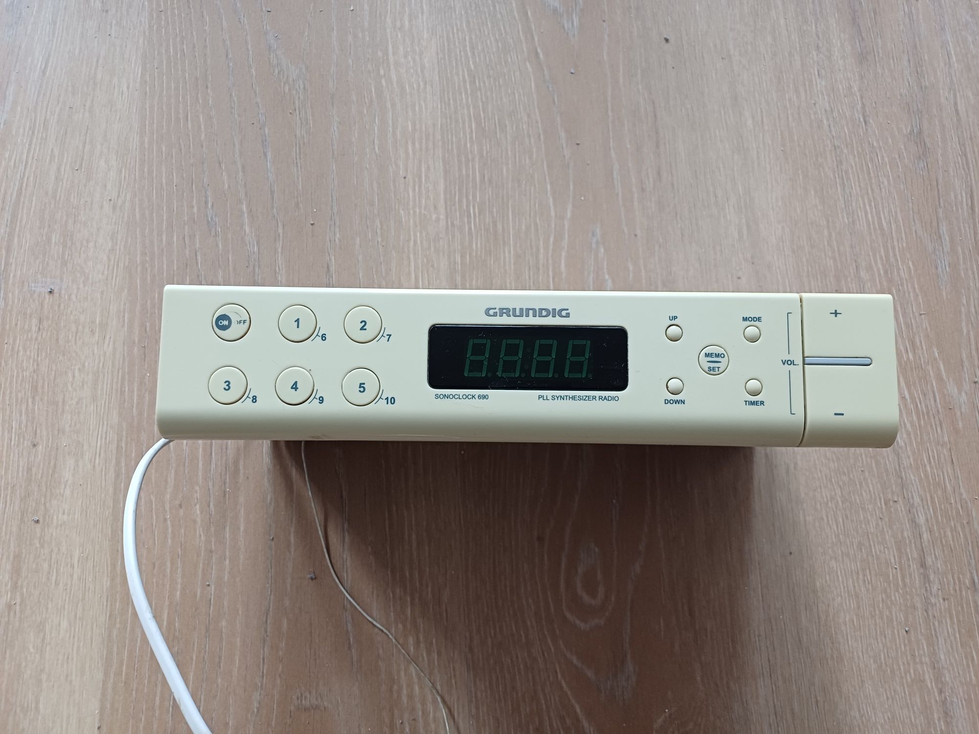 Продам радио Grundig Sonoclock 690