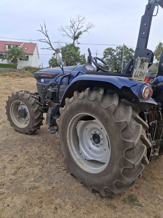 Trator FarmTrac 75cv