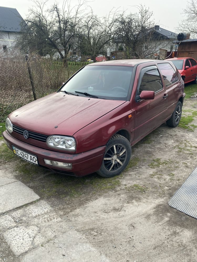 Volkswagen Golf 3 1.8 газ/бензин