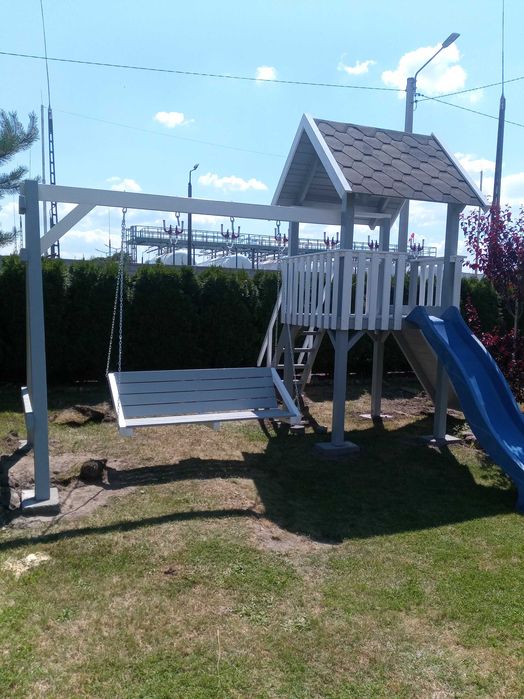 Domki ,place zabaw ,huśtawki