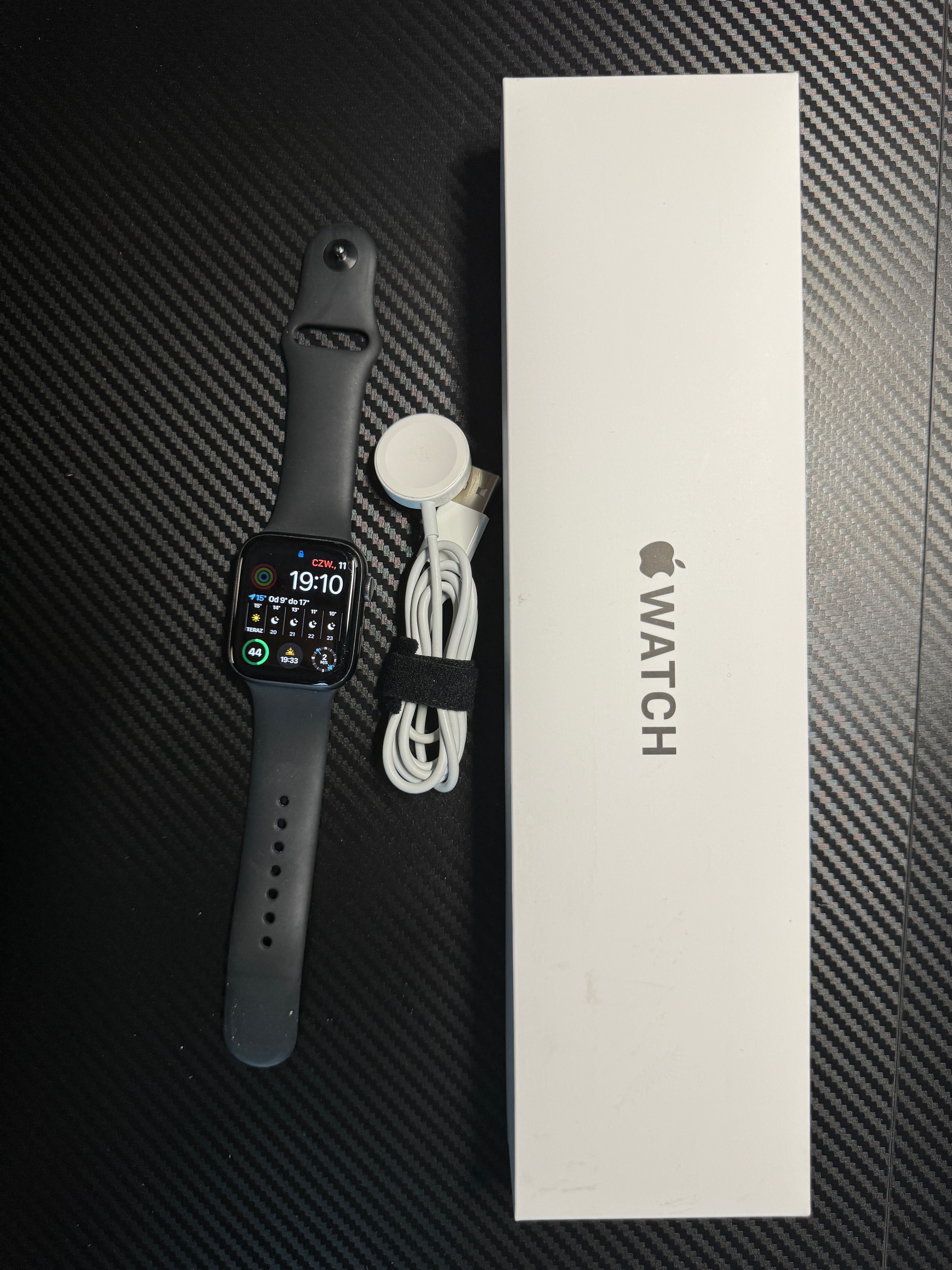 Apple Watch SE 44mm czarny