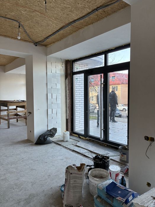 Оренда комерційного приміщення в центрі Тячева