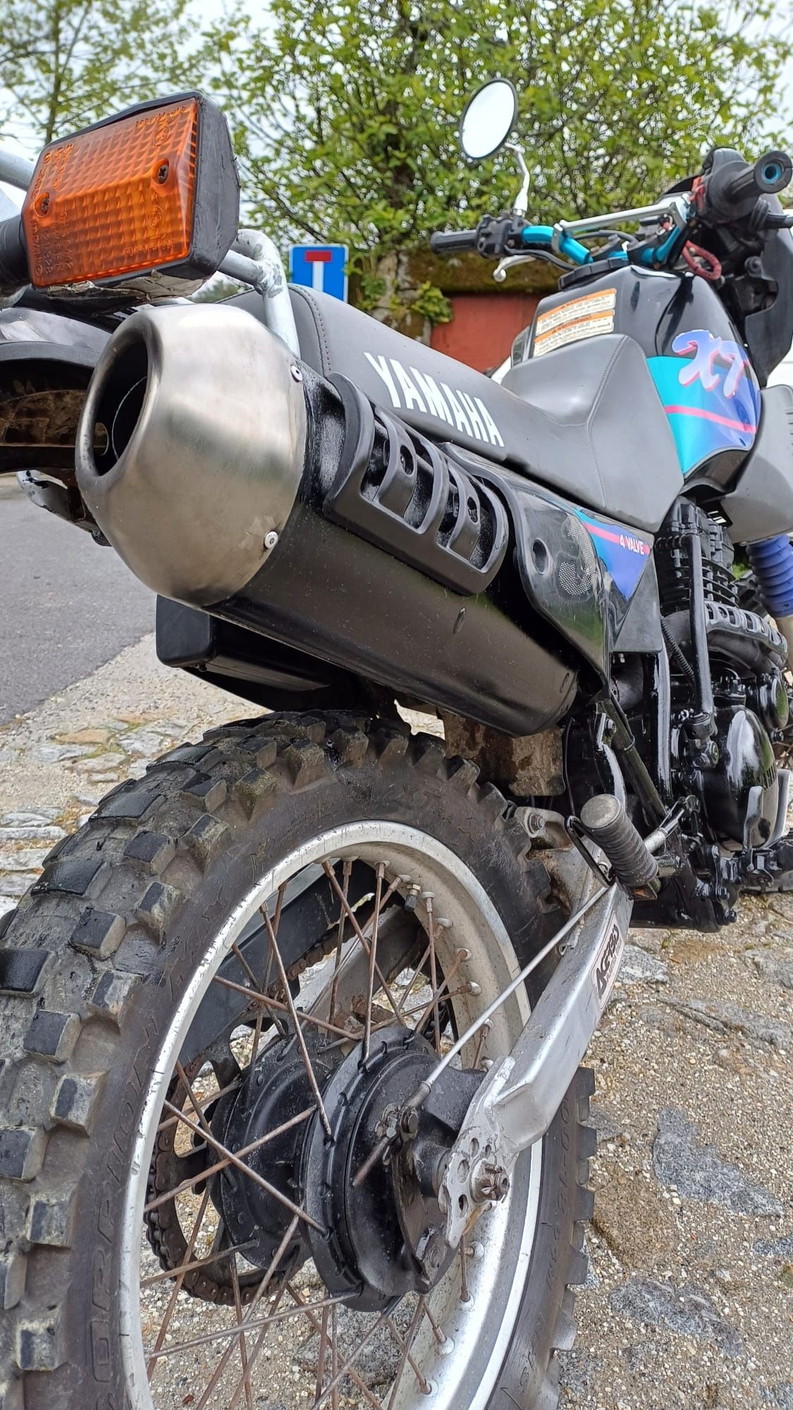 Yamaha XT350 (isenta de imposto + seguro 19€/ano)