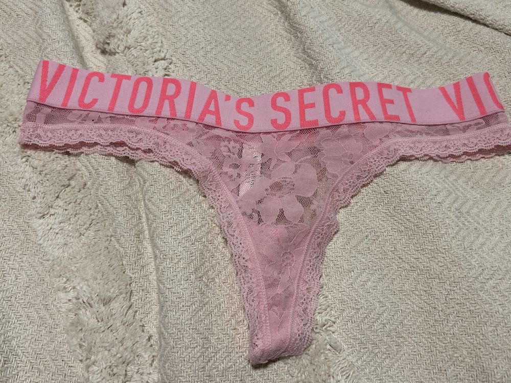 Stringi Victoria’s Secret