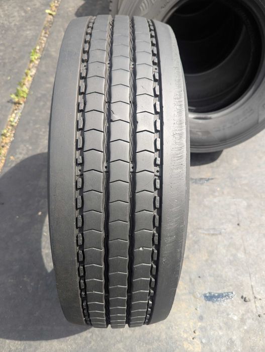 235/75R17.5 Michelin X Multi Z przód