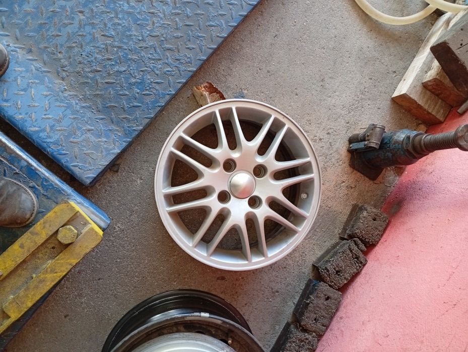 Vários jogos de jantes