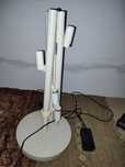 Candeeiro alto para 4 focos de luz
