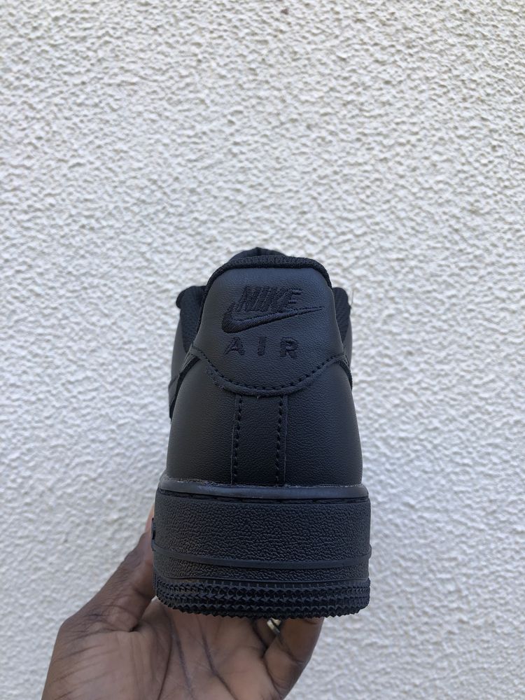 Tenis Nike Air Force 1 ( número 41, Cor preto