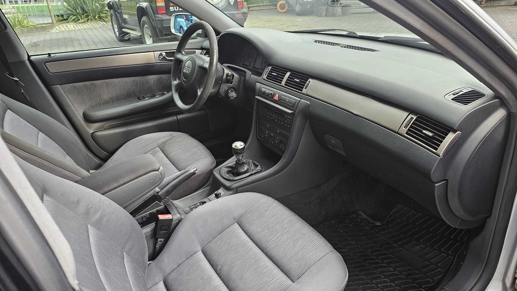 AUDI A6 2.5 TDI sedan