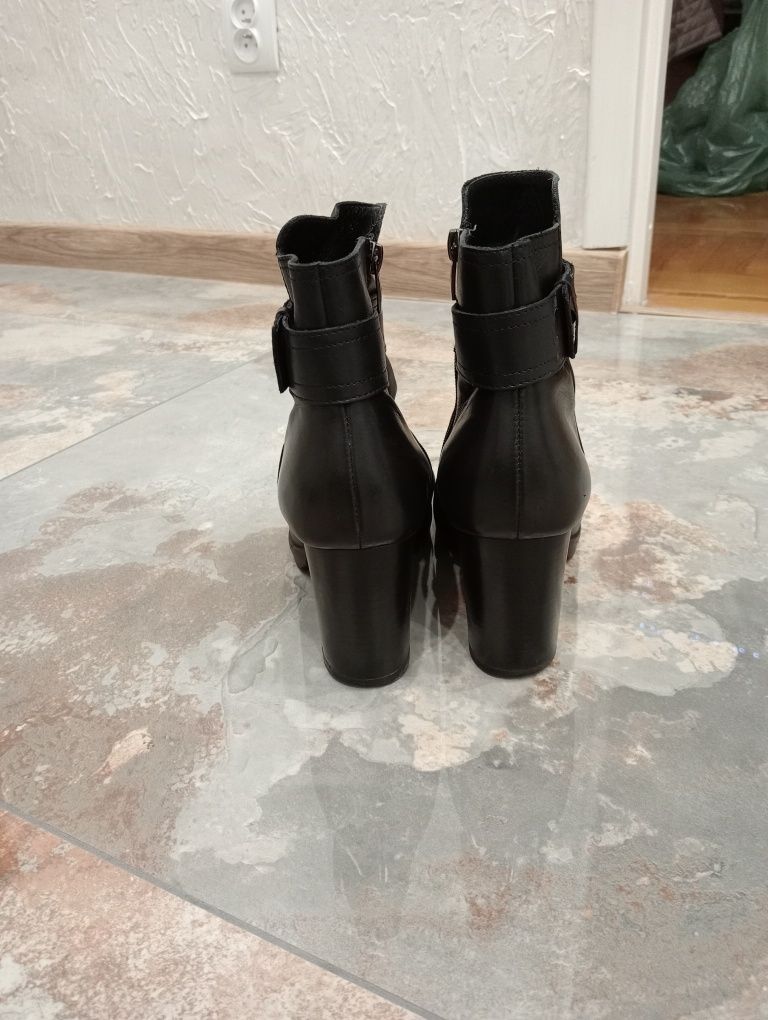 Botki Lasocki na obcasie czarne