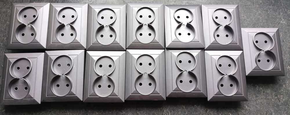 Gniazdo elektryczne antracyt 13 sztuk