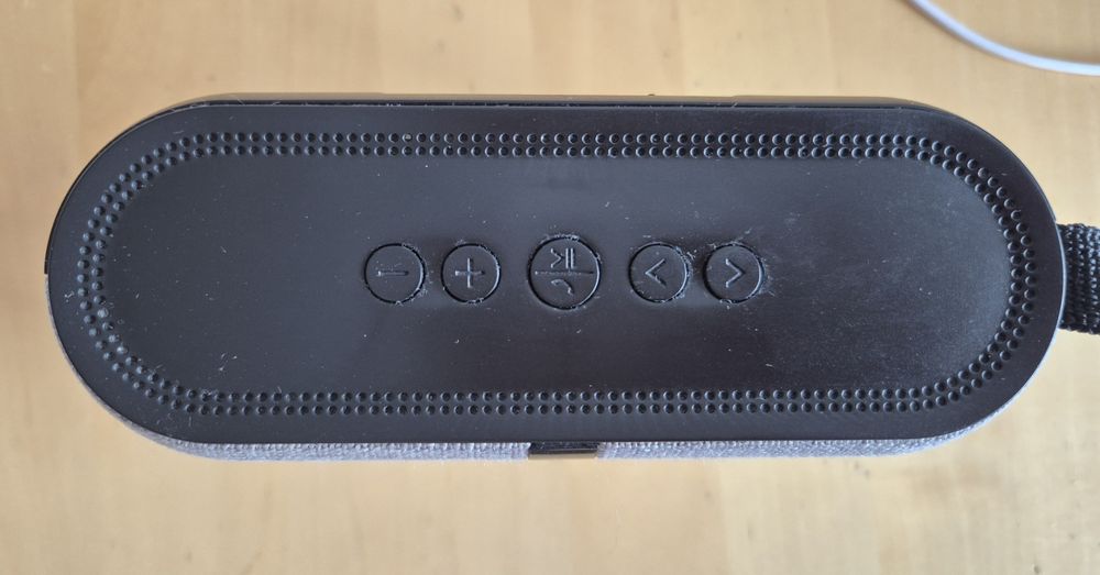 Портативна акустика BRAVIS BM-06