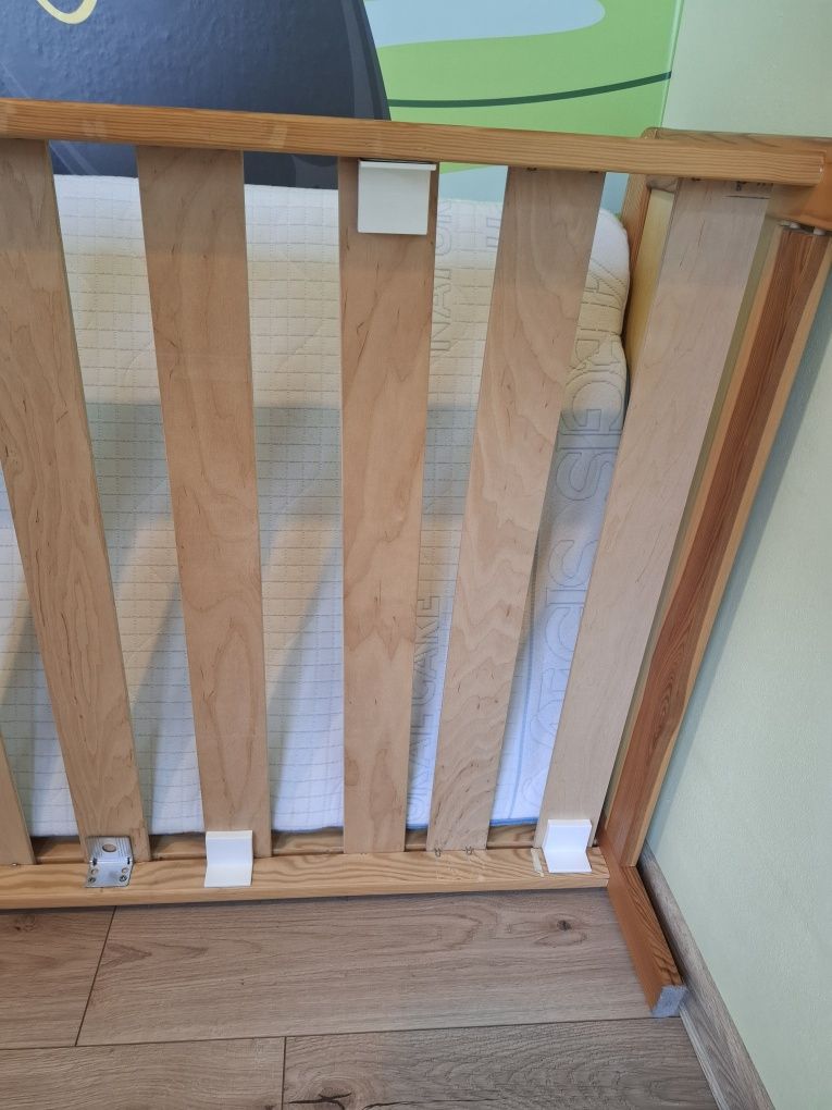 Zestaw: Łóżko dziecięce 160 x 70 z materacem + posciel + poszewki