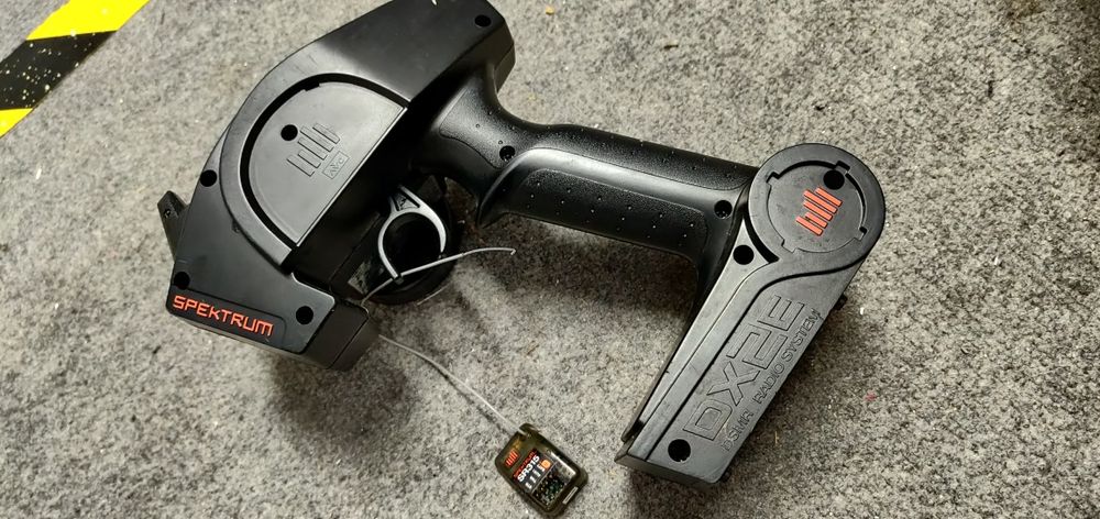 Comando RC Spektrum DX2E + Receptor SR315