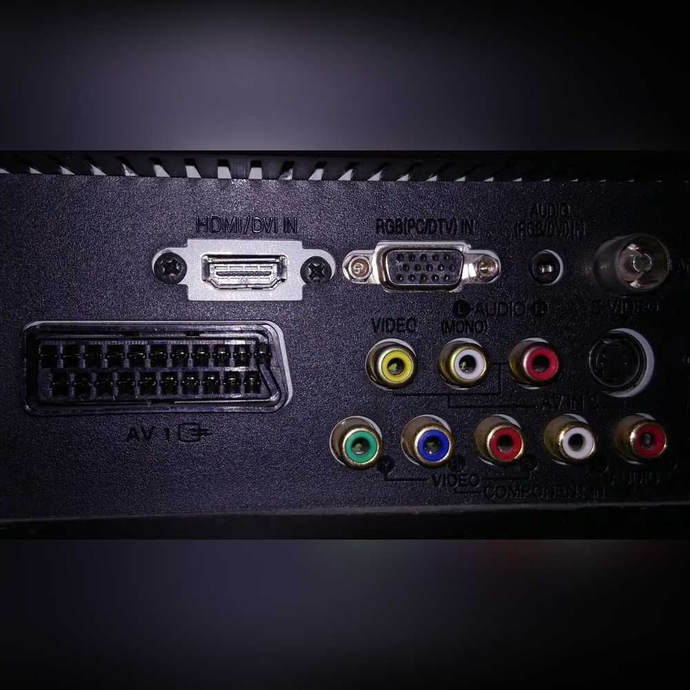 Telewizor LG  LED 19LS4R z dekoderem + uchwyt naścienny