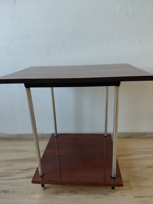 Stolik pod telewizor z PRL z roku 1977