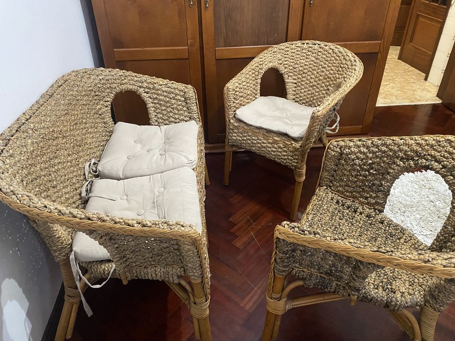 Conjunto de cadeirões