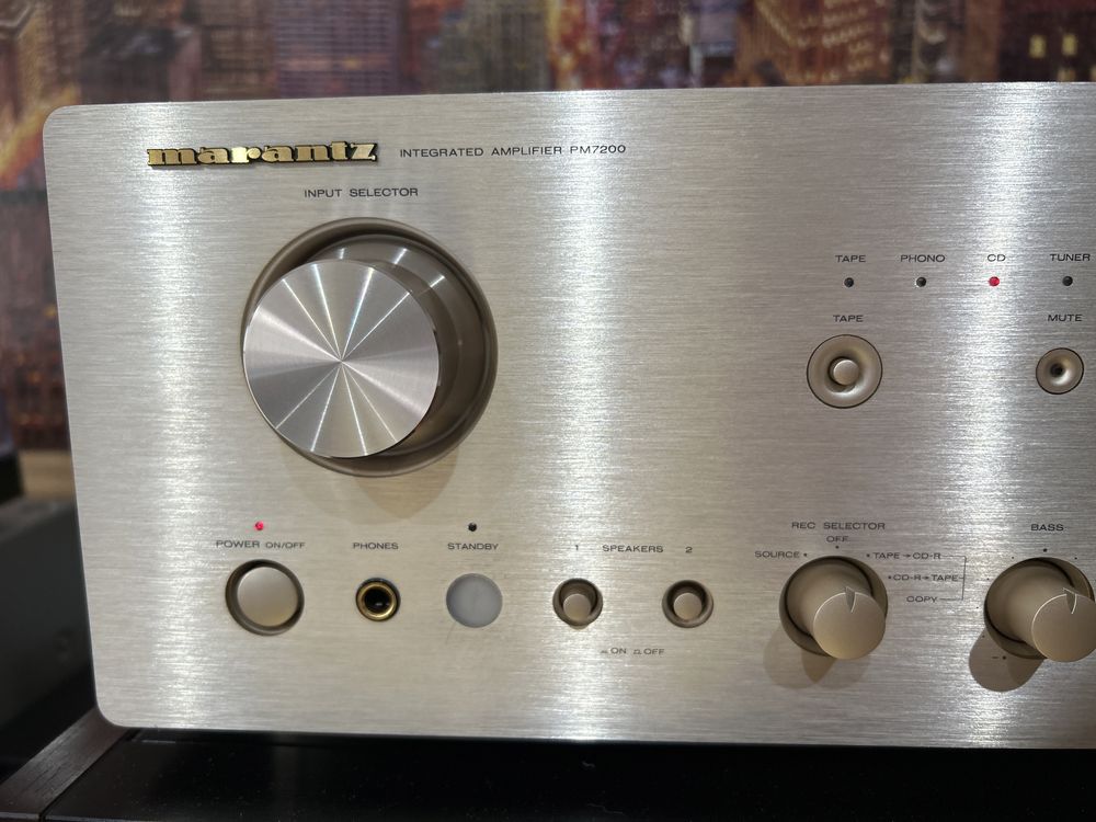 Amplificador Marantz PM 7200 Gold