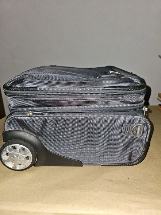 Продам  сумку-чемодан American touristerr