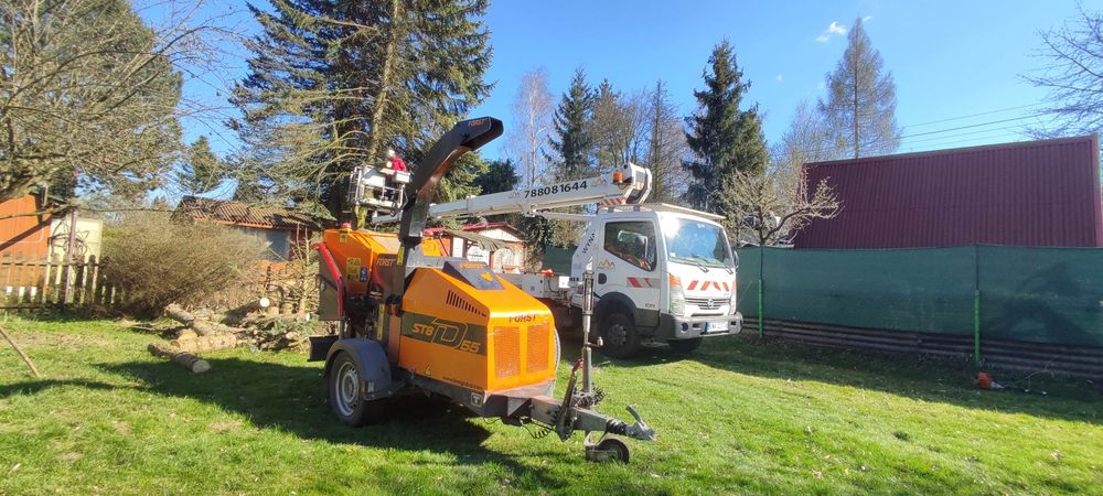 Wynajem rębaka do gałęzi, zrębkowanie gałęzi