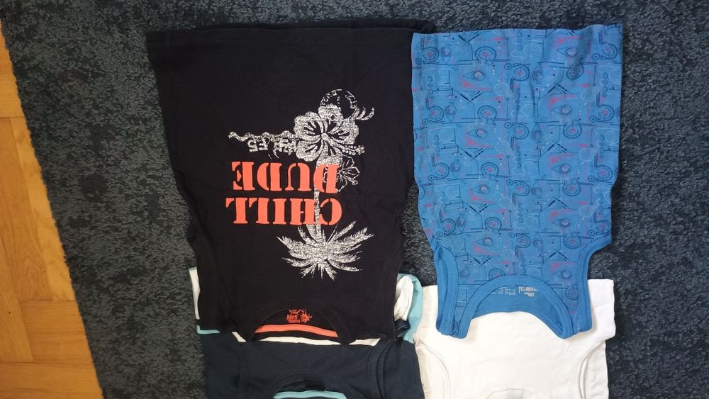 Podkoszulki 122/128 bluzki bez rękawów