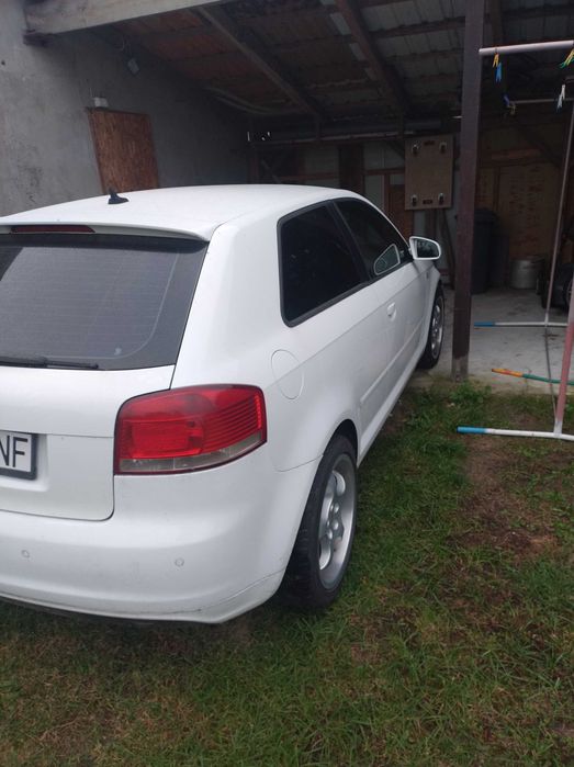 AUDI 3 8P 170KM 06R