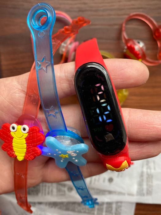 Дитячий наручний електронний годинник Disney для дівчинки і хлопчика