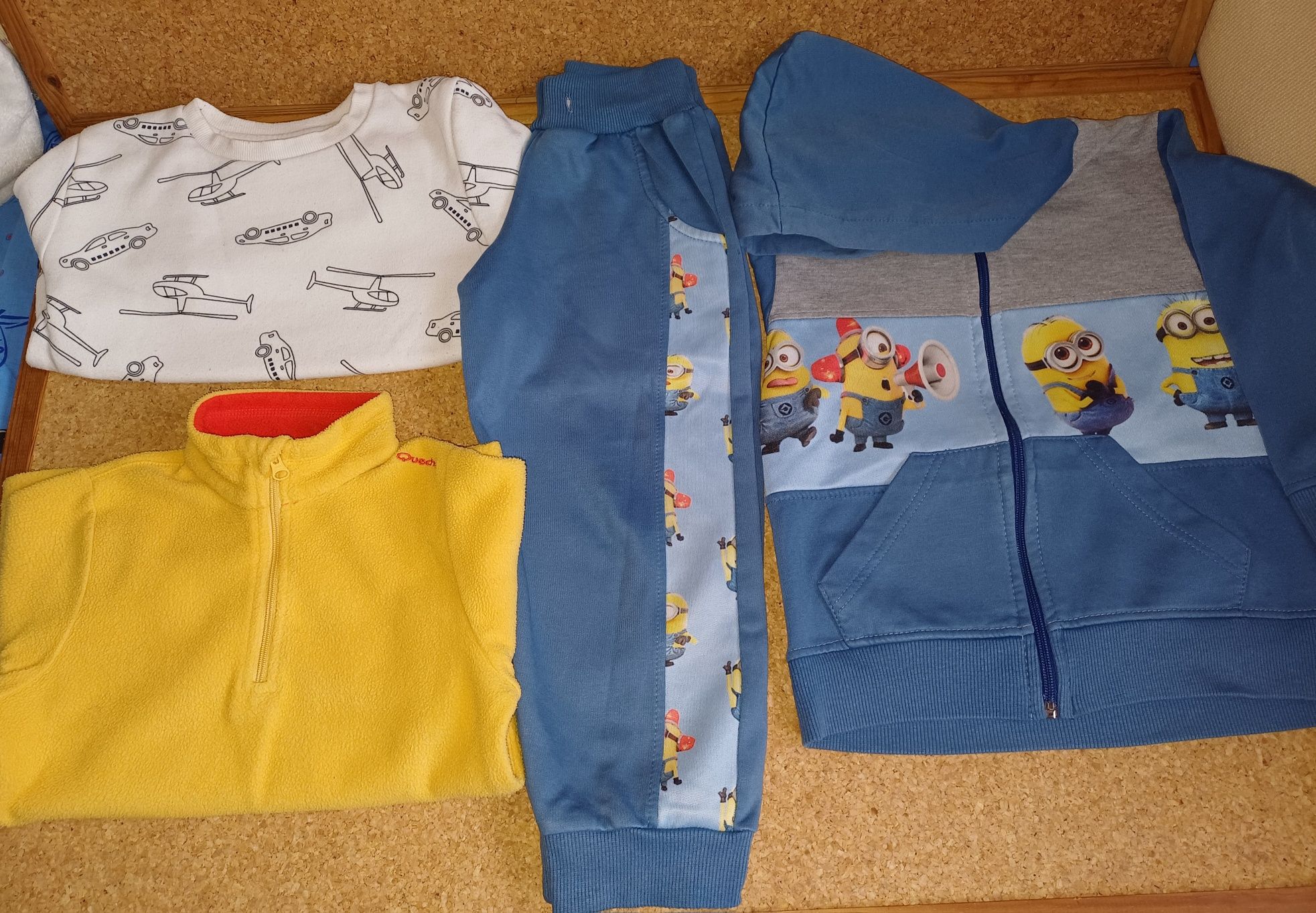 Conjunto/lote de roupa de criança 4/5 anos, 14 peças.