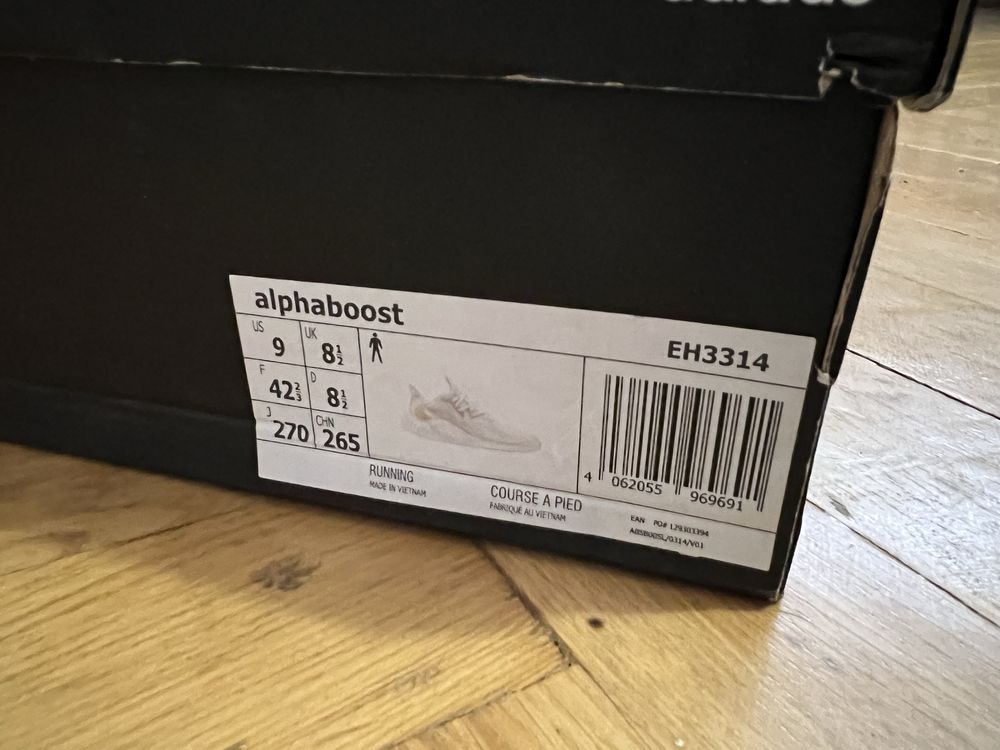 Buty Adidas Alphaboost 42.5