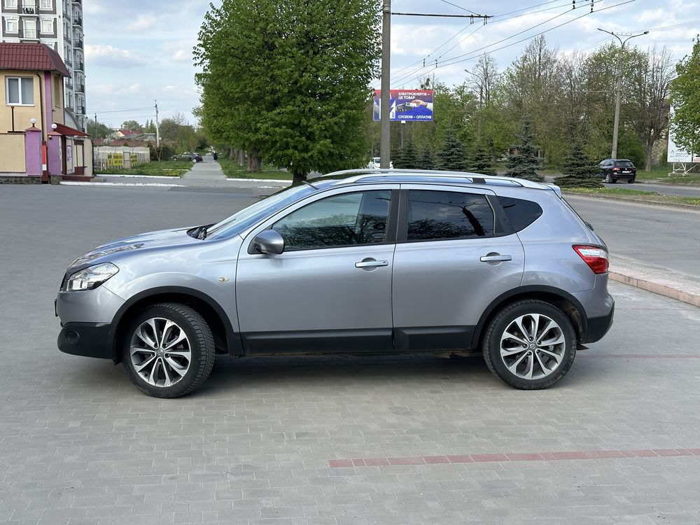 Nissan qashqai 2010