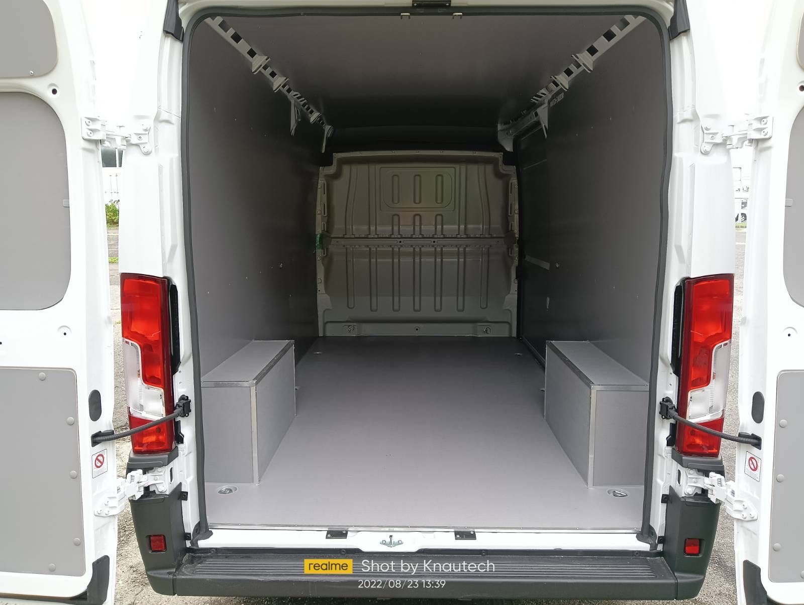 Zabudowy aut dostawczych Jumper Ducato Boxer Master L3H2 KNAUTECH