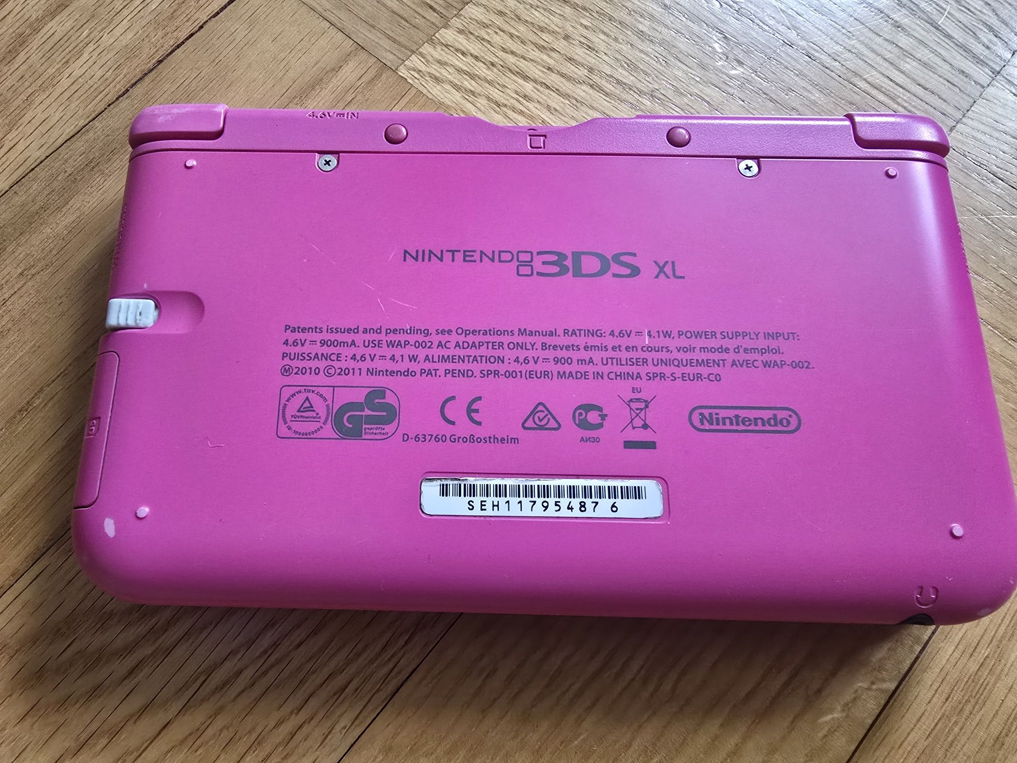Konsola Nintendo 3DS XL + ładowarka + karta pamięci SD