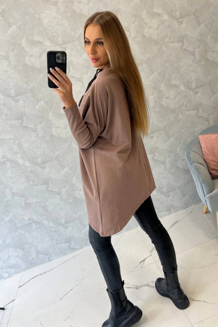 Bluza oversize z asymetrycznymi bokami mocca UNI