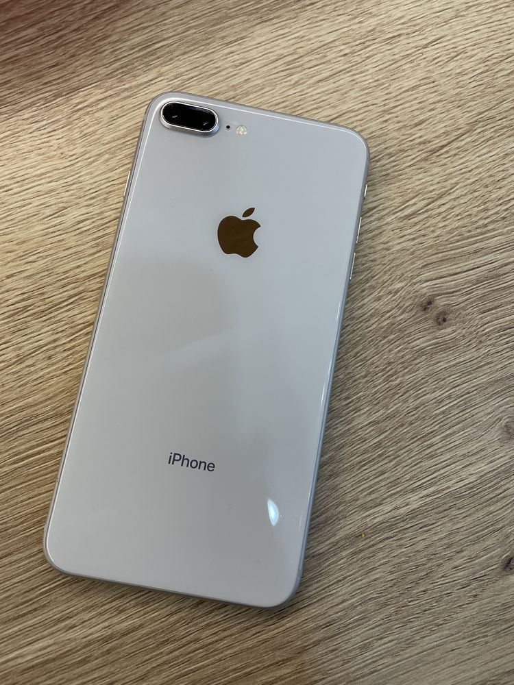 Продам iphone 8+ на 256