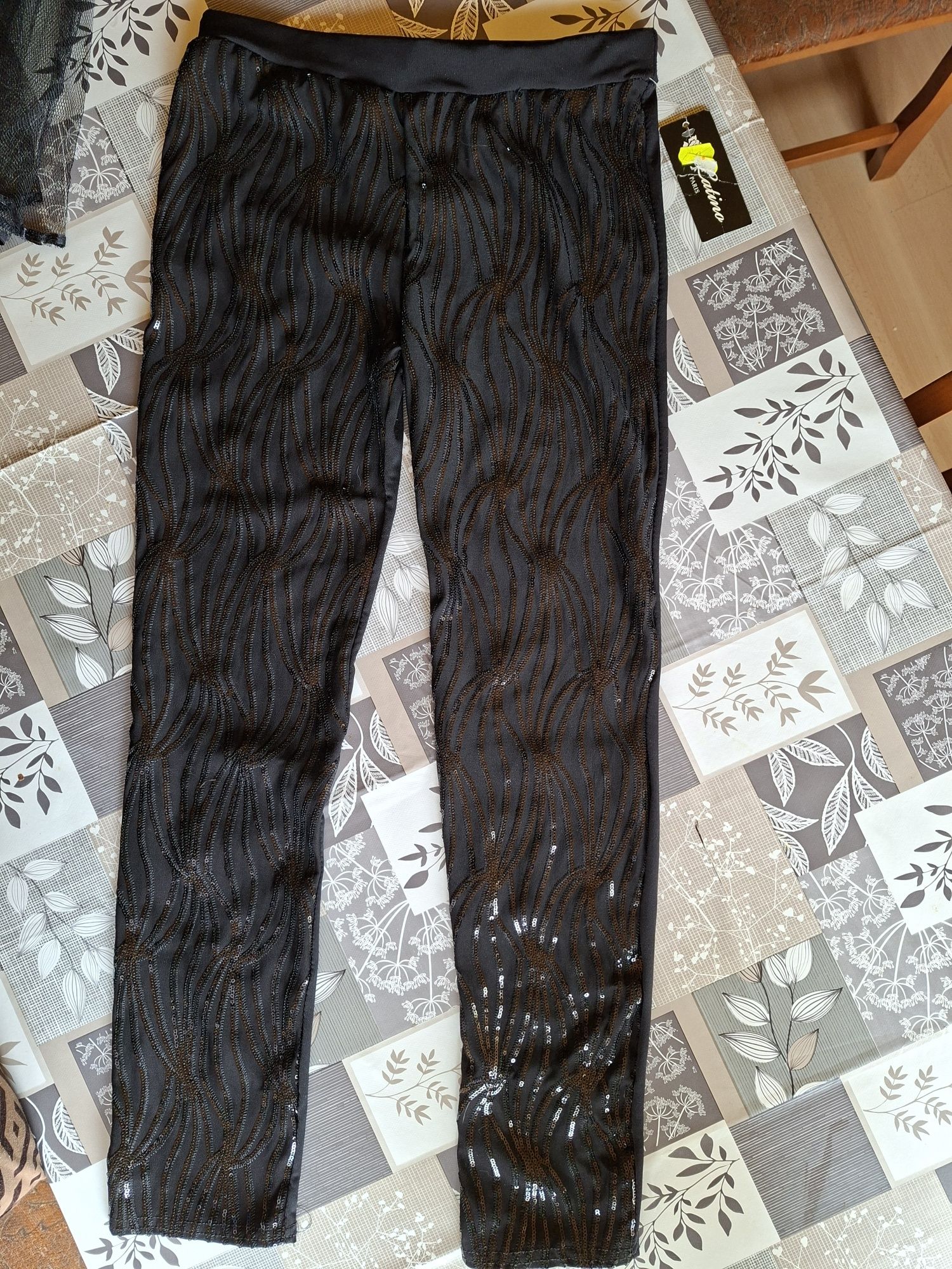 Leginsy nowe z cekinami