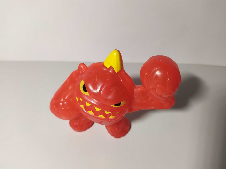 Іграшка монстр червоний