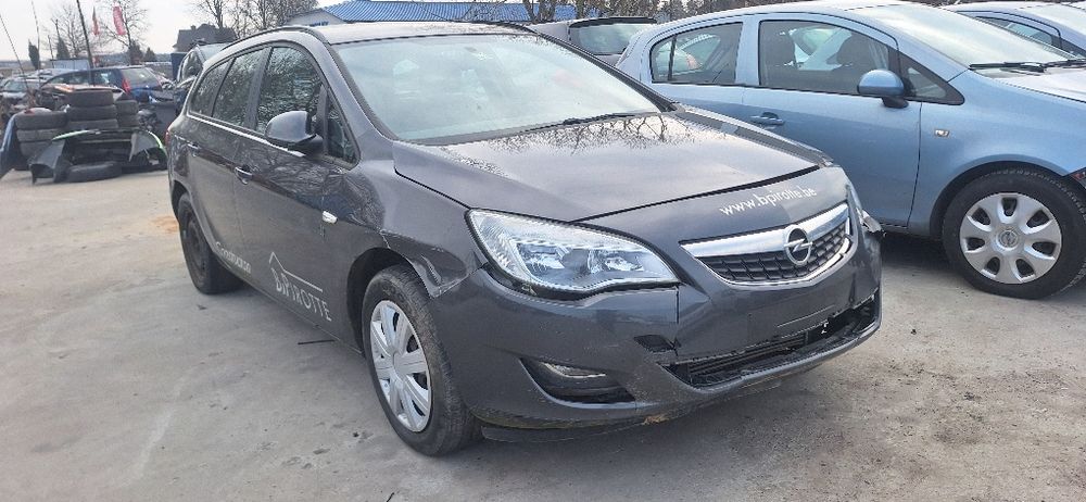 Cały Opel Astra J na części A17DTJ kod lakieru GAL