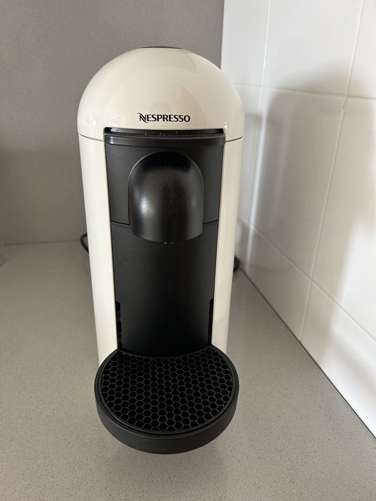 Nespresso VertuoPlus White C