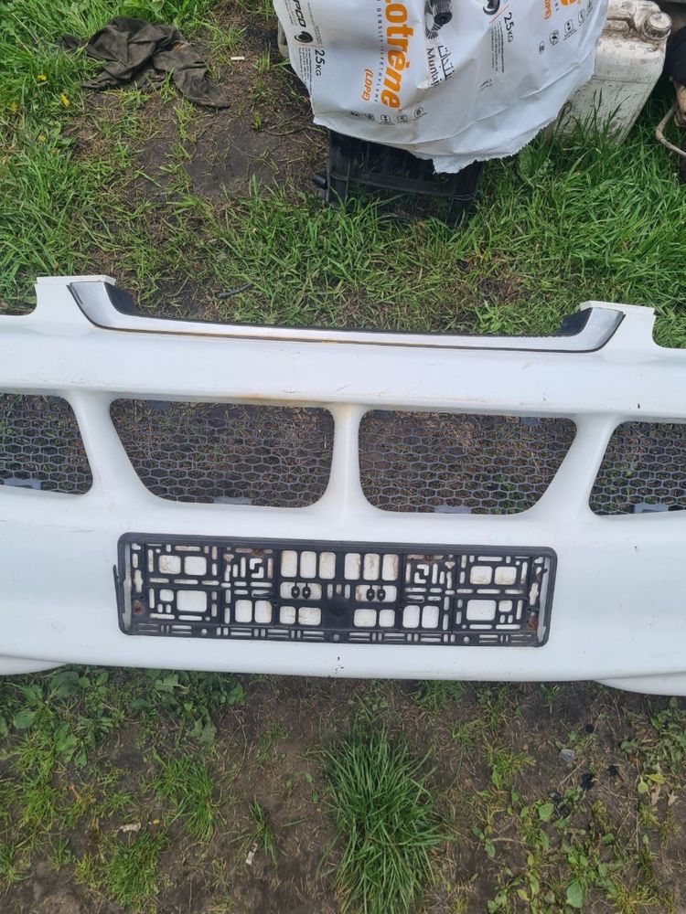Передній бампер передний Hyundai H1 Хюндай