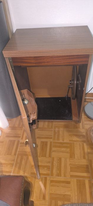 Móvel para máquina de costura