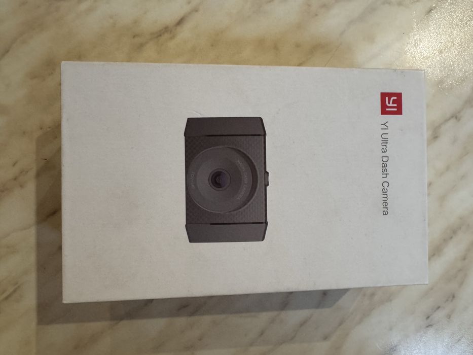 Автомобільний відеореєстратор YI Ultra Dash Camera