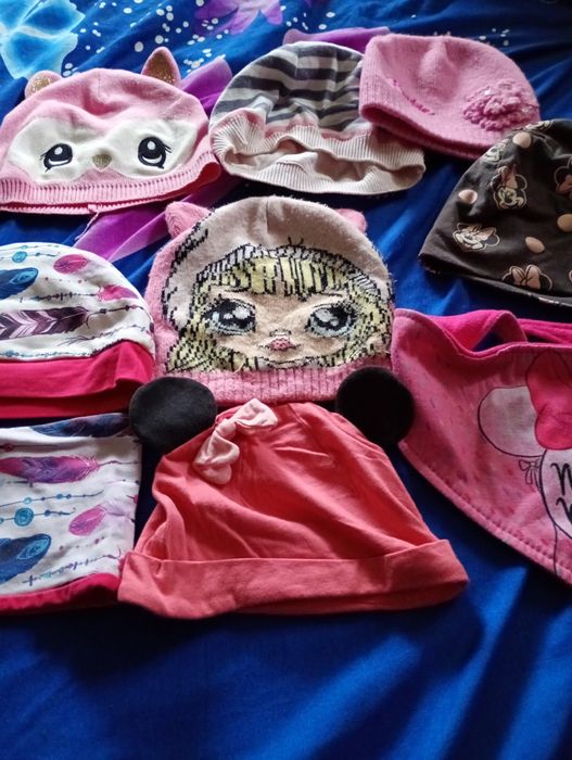 Zestaw czapeczek plus lus
